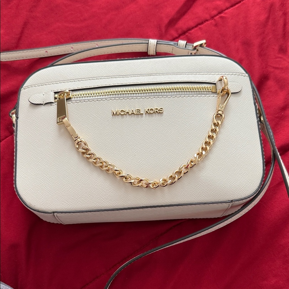 Michael Kors Ivory Crossbody Bag with Gold Chain Accent(like new)